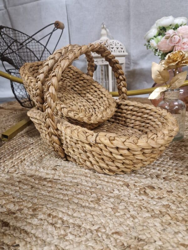Panier en osier avec anse