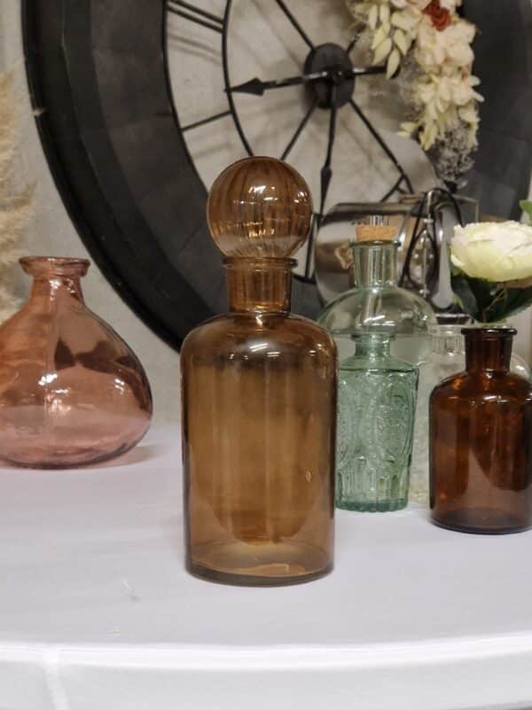 Bouteille marron en forme flacon